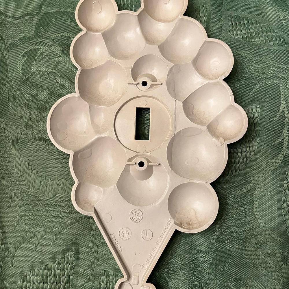 Vintage General Electric 1974 Colorful Balloon Light Switch Cover - Picture 3 of 5